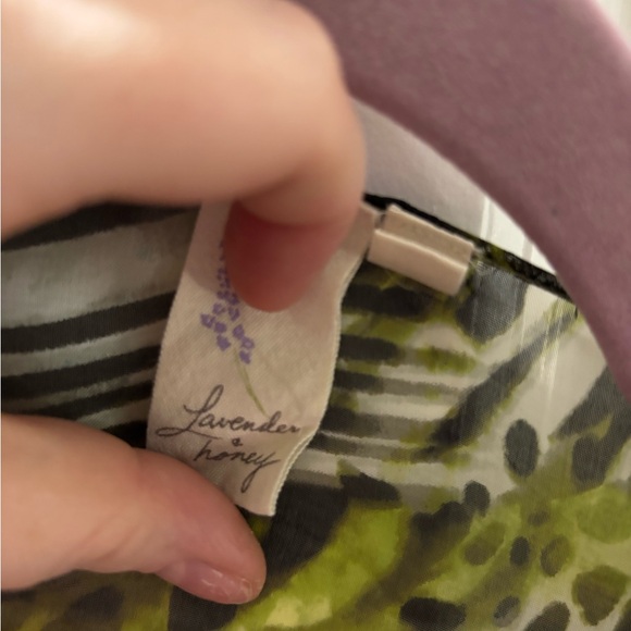 Vibrant Green and Black Patterned Kimono - Picture 4 of 4